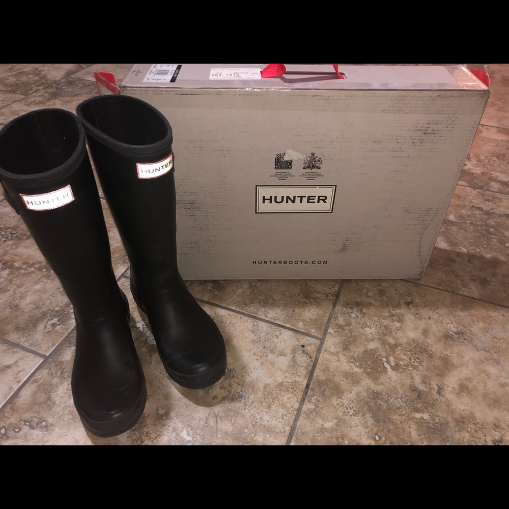 Hunter Rain Boots. Boy Size 2 or Girl size 3.